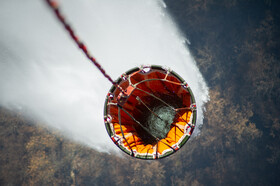 ادامه عملیات مهار آتش‌سوزی جنگل‌های مرزن‌آباد