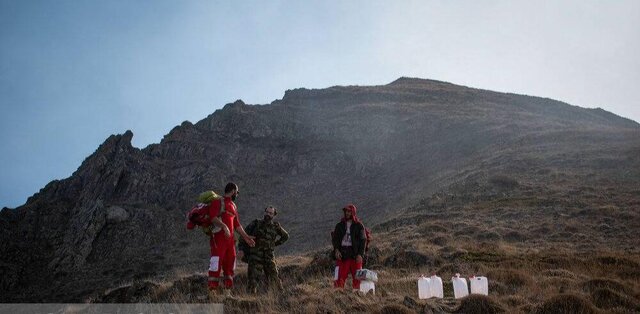 خدمات‌رسانی ۱۸ تیم عملیاتی هلال احمر در اطفای حریق جنگل‌های الیت