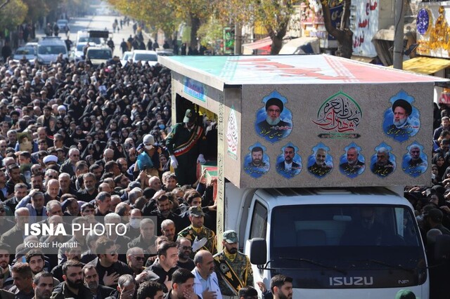 تشییع پیکر مطهر هفت شهید گمنام در کرمانشاه