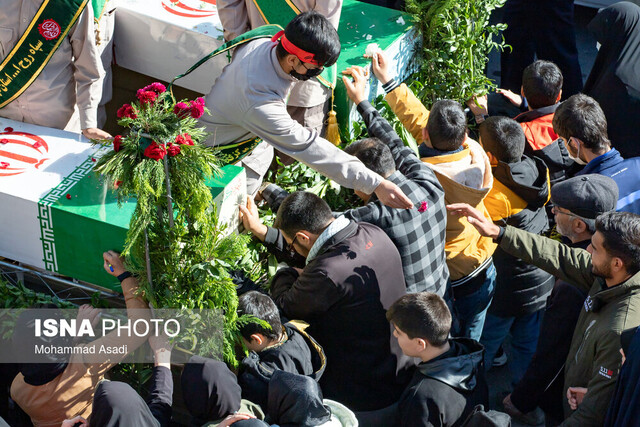 پیکر مطهر ۶ شهید گمنام در اراک تشییع شد