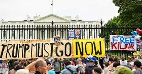 تجمع مقابل کاخ سفید؛ ترامپ را استیضاح کنید!