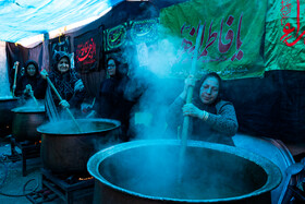 پخت آش نذری مردم شفت در سالروز شهادت حضرت فاطمه زهرا(س)