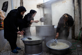 پخت آش نذری مردم شفت در سالروز شهادت حضرت فاطمه زهرا(س)