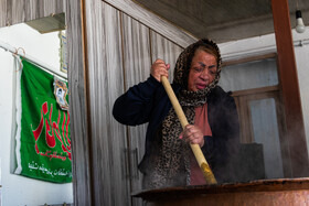 پخت آش نذری مردم شفت در سالروز شهادت حضرت فاطمه زهرا(س)