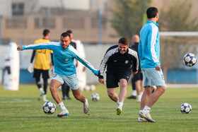 تمرین تیم فوتبال استقلال پیش از بازی با الوصل امارات
