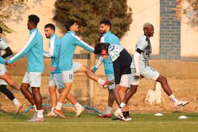 تمرین تیم فوتبال استقلال پیش از بازی با الوصل امارات