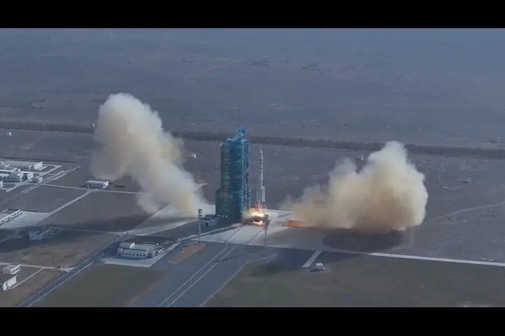 چین یک فضاپیمای خالی را برای عملیات نجات به فضا پرتاب کرد