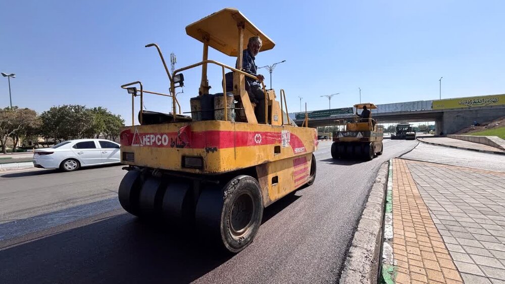 تزریق بیش از ۱۰۰ میلیارد تومان قیر به پروژههای عمرانی اردبیل/ آغاز عملیات ۲۰۰ هزار تنی آسفالتریزی در سطح شهر