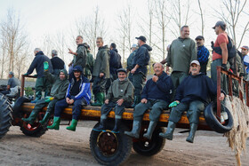 بازگشت صیادان به استراحتگاه تا بعد از کمی استراحت مجدد به دریا بازگردند