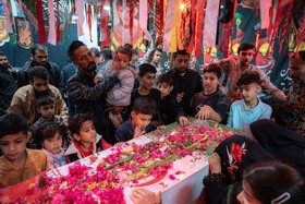 بزرگداشت شهدای گمنام همزمان با ایام فاطمیه در روستای دویره - بوشهر