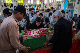 بزرگداشت شهدای گمنام همزمان با ایام فاطمیه در مدرسه مفتح - شهر بوشهر