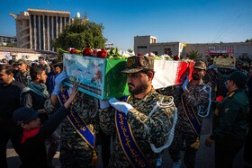 آیین تشییع ۶ شهید گمنام همزمان با ایام فاطمیه در شهر بوشهر