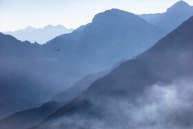 سامانه‌های هوایی چه از طریق هواپیما و چه بالگرد به آب‌پاشی در منطقه ادامه می‌دادند تا از حریق‌های احتمالی در نقاطی که از آن دود بلند می‌شد، جلوگیری کنند.