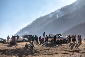 بسیاری از داوطلبان که وابسته به هیچ سازمان یا نهادی نبودند به صورت خود جوش در روستای الیت حضور داشتند و منتظر اعزام به منطقه بودند