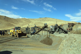 بازدید اعضای کمیسیون صنایع و معادن مجلس و معاونت وزیر صمت از معدن سنگ آهن خسروآباد