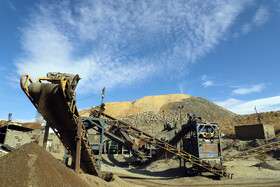 بازدید اعضای کمیسیون صنایع و معادن مجلس و معاونت وزیر صمت از معدن سنگ آهن خسروآباد