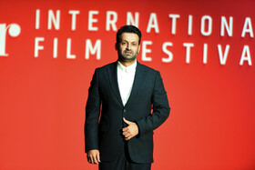 مهدی رنجبر مدیر کل فرهنگ و ارشاد استان فارس در مراسم افتتاحیه چهل و سومین جشنواره جهانی  فیلم فجر 