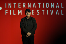  ایرج طهماسب کارگردان در مراسم افتتاحیه چهل و سومین جشنواره جهانی  فیلم فجر -شیراز