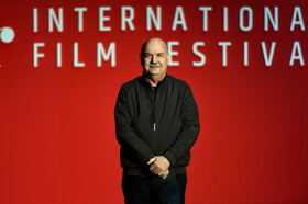  ایرج طهماسب کارگردان در مراسم افتتاحیه چهل و سومین جشنواره جهانی  فیلم فجر -شیراز