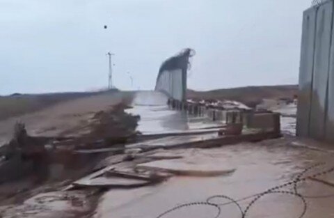 دیوار حائل در کرانه باختری در برابر طوفان شدید دوام نیاورد