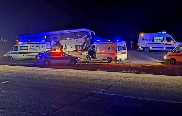 انحراف اتوبوس در رفسنجان ۹ مصدوم بر جا گذاشت
