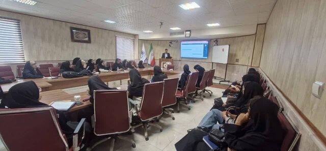 آشنایی دانشجویان یزدی با سامانه غذا و دارو و مقابله با تقلبات غذایی