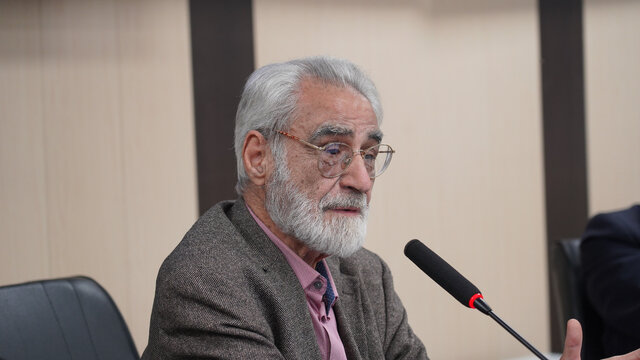 حتی به خرد و دانایی احساس نیاز نمیشود!