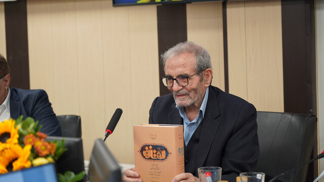 حتی به خرد و دانایی احساس نیاز نمی‌شود!