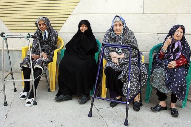 انتقال والد به سرای سالمندان، مسیری پرچالش برای خانواده‌ها