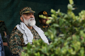 سردار محمدرضا نقدی، مشاور عالی فرمانده کل سپاه پاسداران در نمایش اقتدار بسیجیان - مشهد