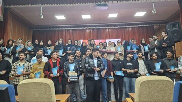 تجلیل از ۱۰۸ نخبه قرچکی با رتبه‌های زیر هزار کنکور / تأکید مسئولان بر نقش «سه‌ضلعی طلایی» موفقیت