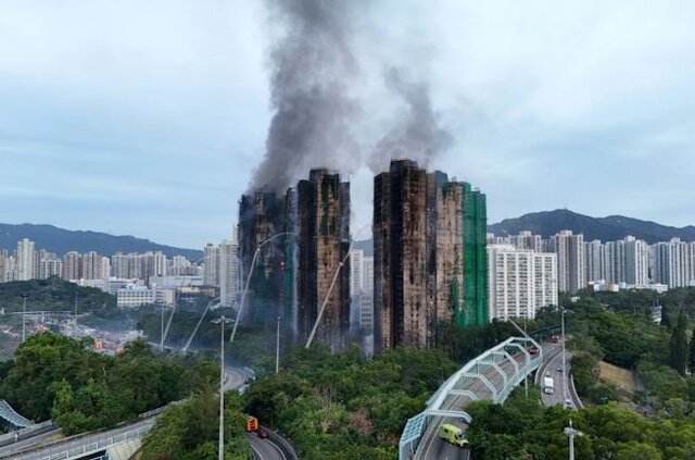 احتمال پایان عملیات جستوجو در برجهای سوخته هنگ کنگ؛ تایید ۹۴ فوتی و بازداشت ۳ مسئول یک شرکت ساختمانی