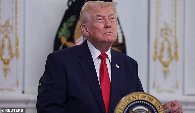 بررسی مجدد گرین کارتهای اتباع ۱۹ کشور به دستور ترامپ