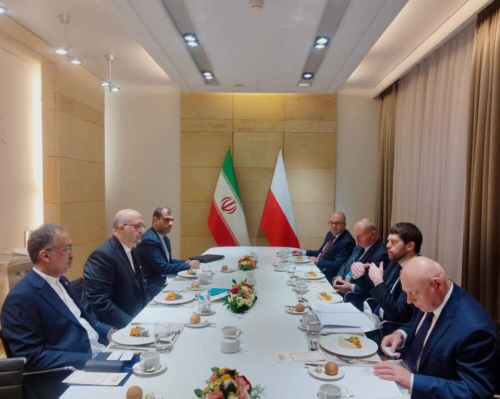 برگزاری نشست مشورتهای سیاسی ایران و لهستان در ورشو