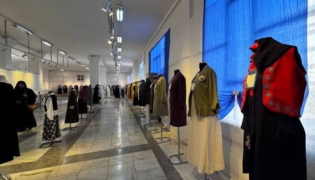 برپایی نمایشگاه مد و لباس «سمن دخت» در نگارخانه ققنوس سمنان