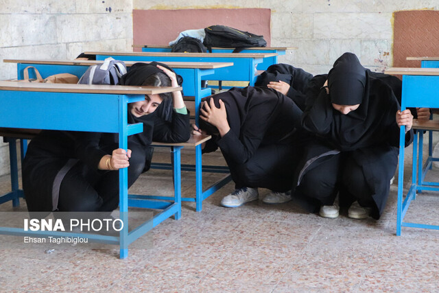 عکس تزئینی است آموزش دانشآموزان، کلید جامعه تابآور در برابر بحرانها