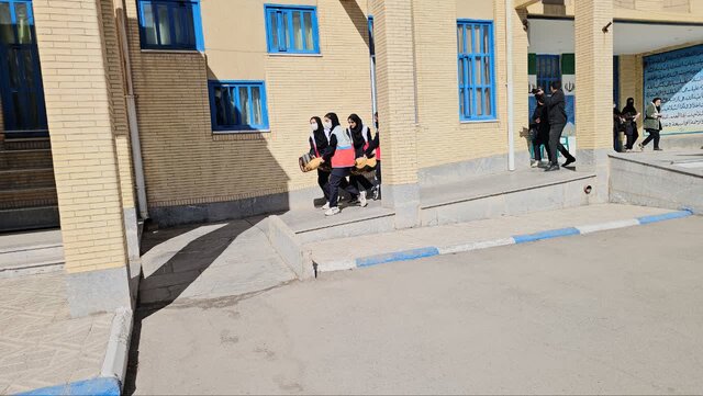 مانور سراسری زلزله در مدارس شهرستان زرند برگزار شد