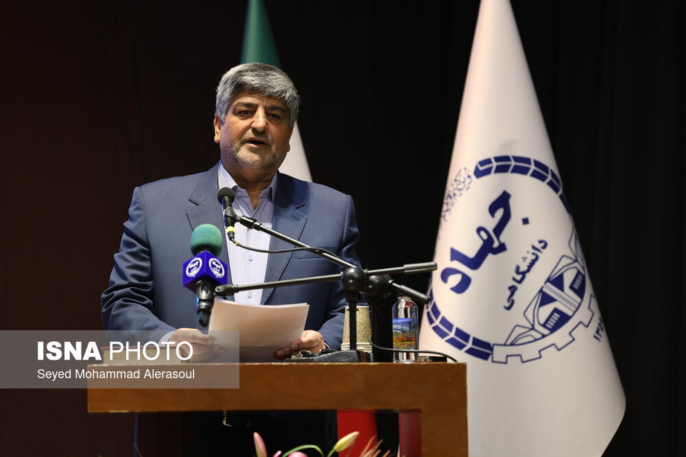 توسعه فعالیت جهاددانشگاهی خراسان رضوی بر اساس چالش‌های اساسی کشور