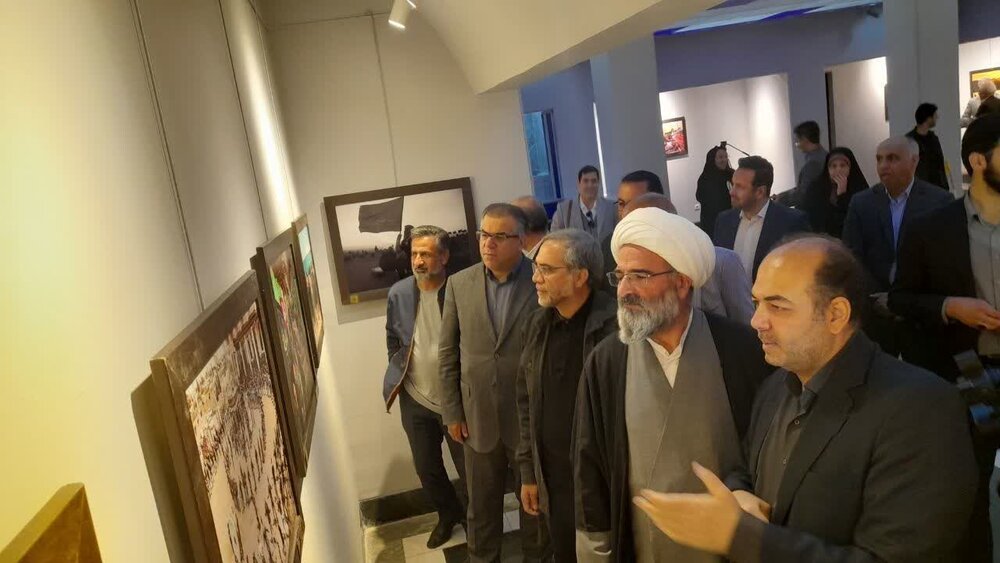 افتتاح هجدهمین نمایشگاه بین‌المللی مهر محرم با آثار عکاسانی از ۱۰ کشور جهان