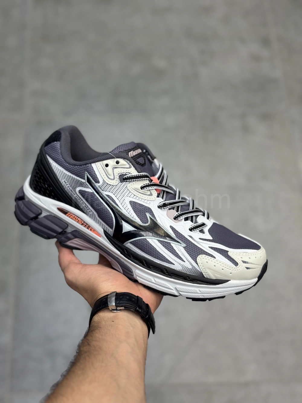 خرید جدیدترین کفش های روز با بهترین قیمت از مانیلا