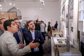 بازدید کاظم غریب آبادی معاون حقوقی و بین‌المللی وزارت امور خارجه از نمایشگاه «آقا تختی» 