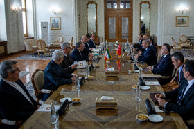 دیدار هاکان فیدان، وزیر خارجه ترکیه با سیدعباس عراقچی، وزیر خارجه ایران