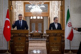 نشست خبری هاکان فیدان، وزیر خارجه ترکیه و سیدعباس عراقچی، وزیر خارجه ایران