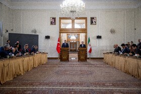 نشست خبری هاکان فیدان، وزیر خارجه ترکیه و سیدعباس عراقچی، وزیر خارجه ایران