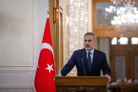 نشست خبری هاکان فیدان، وزیر خارجه ترکیه و سیدعباس عراقچی، وزیر خارجه ایران