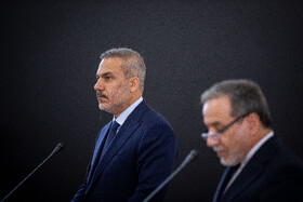 نشست خبری هاکان فیدان، وزیر خارجه ترکیه و سیدعباس عراقچی، وزیر خارجه ایران