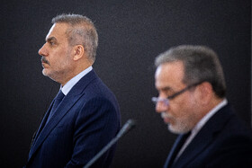 نشست خبری هاکان فیدان، وزیر خارجه ترکیه و سیدعباس عراقچی، وزیر خارجه ایران