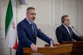 نشست خبری هاکان فیدان، وزیر خارجه ترکیه و سیدعباس عراقچی، وزیر خارجه ایران