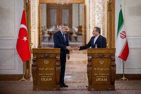 نشست خبری هاکان فیدان، وزیر خارجه ترکیه و سیدعباس عراقچی، وزیر خارجه ایران