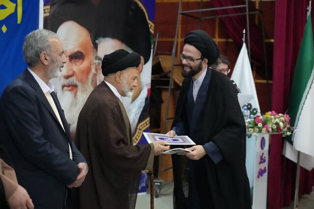 تقدیر قائم مقام ستاد اقامه نماز کشور از حضور کارکنان ادارات در اجلاس استانی نماز